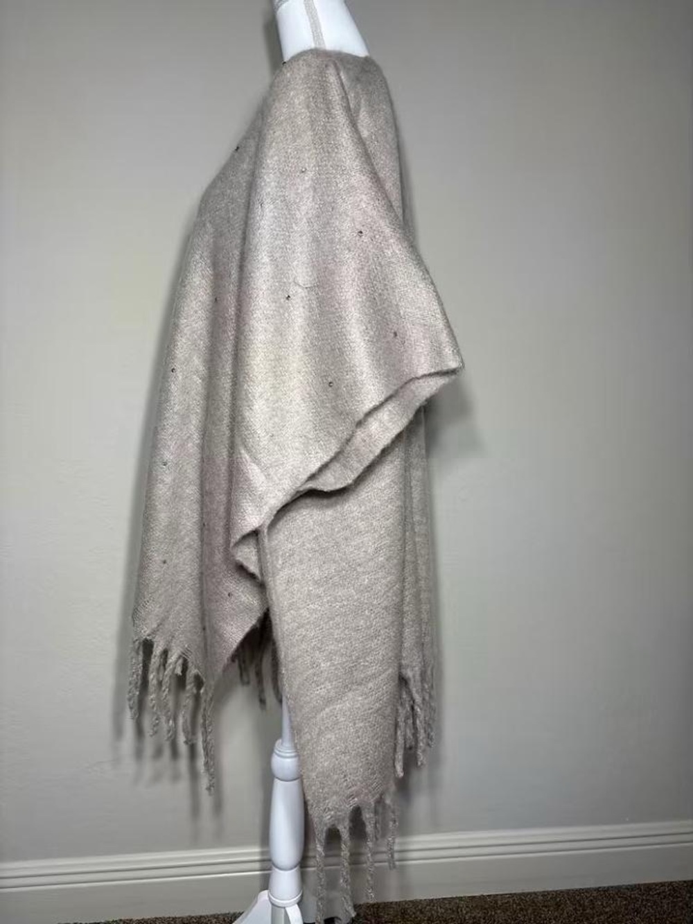 INC International Concepts
Rhinestone Embellished Fringe Poncho
One Size NWT - Picture 5 of 8